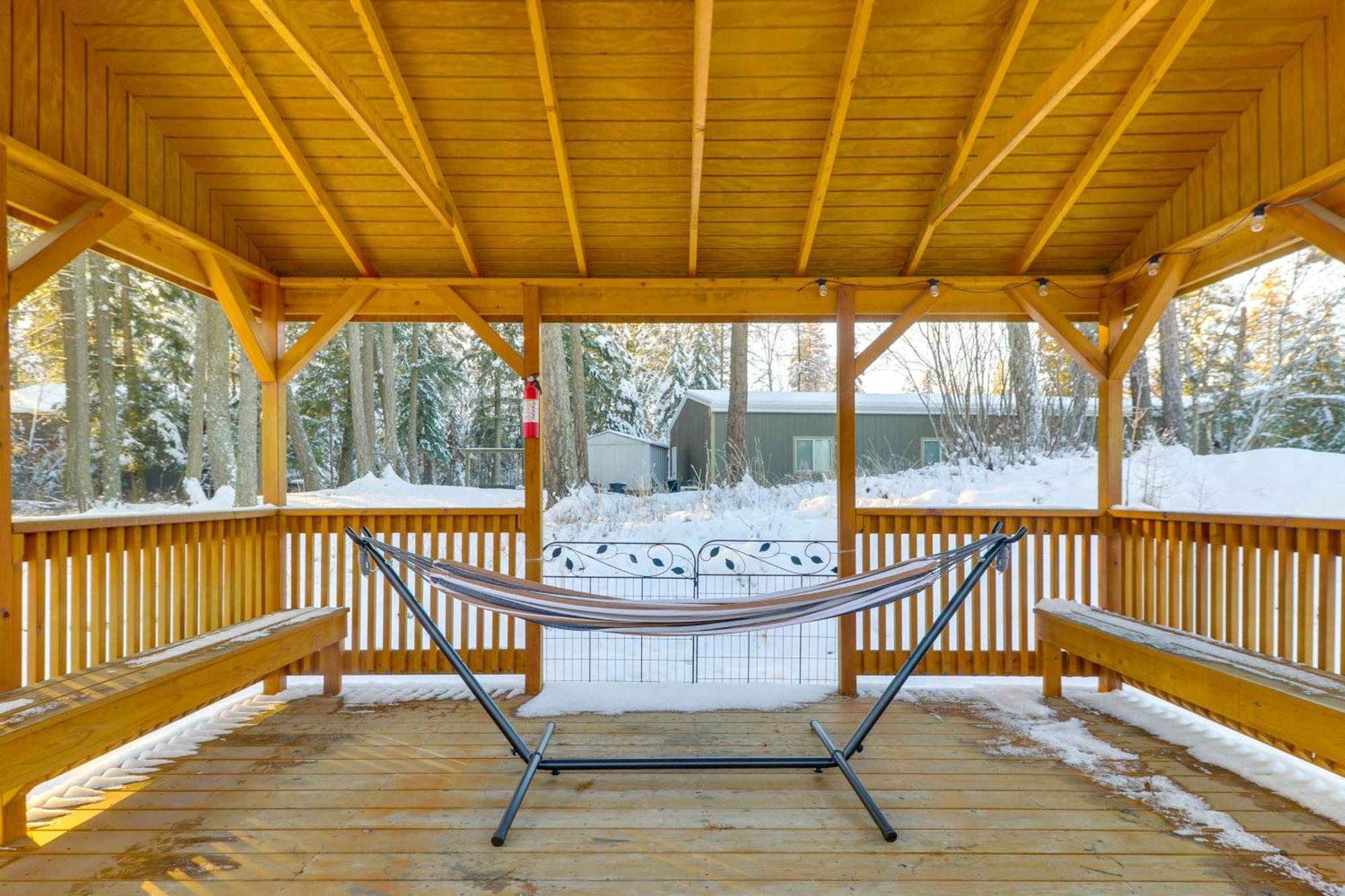 Columbia Falls Private Retreat Pool Table And Deck! ภายนอก รูปภาพ