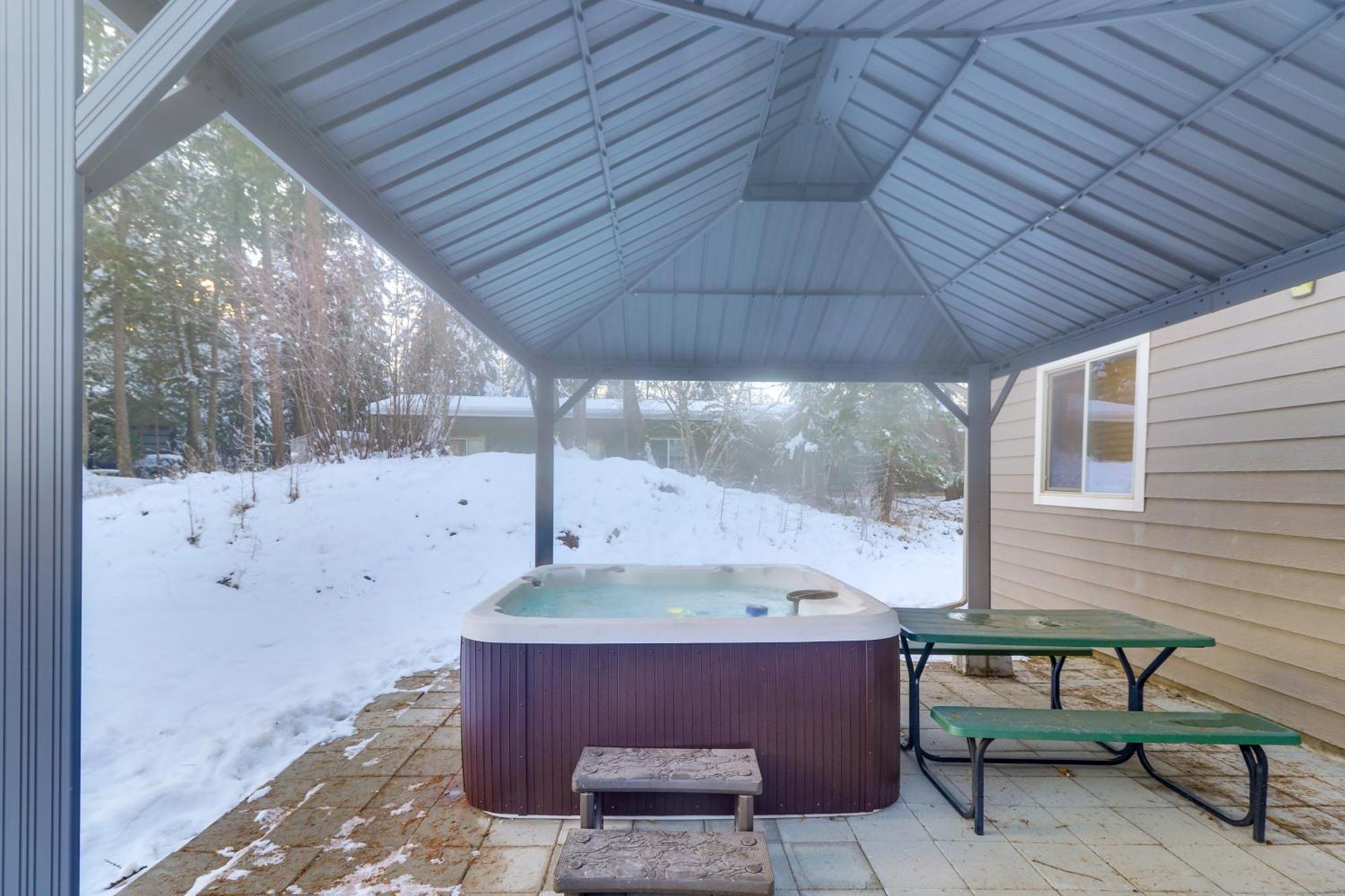 Columbia Falls Private Retreat Pool Table And Deck! ภายนอก รูปภาพ